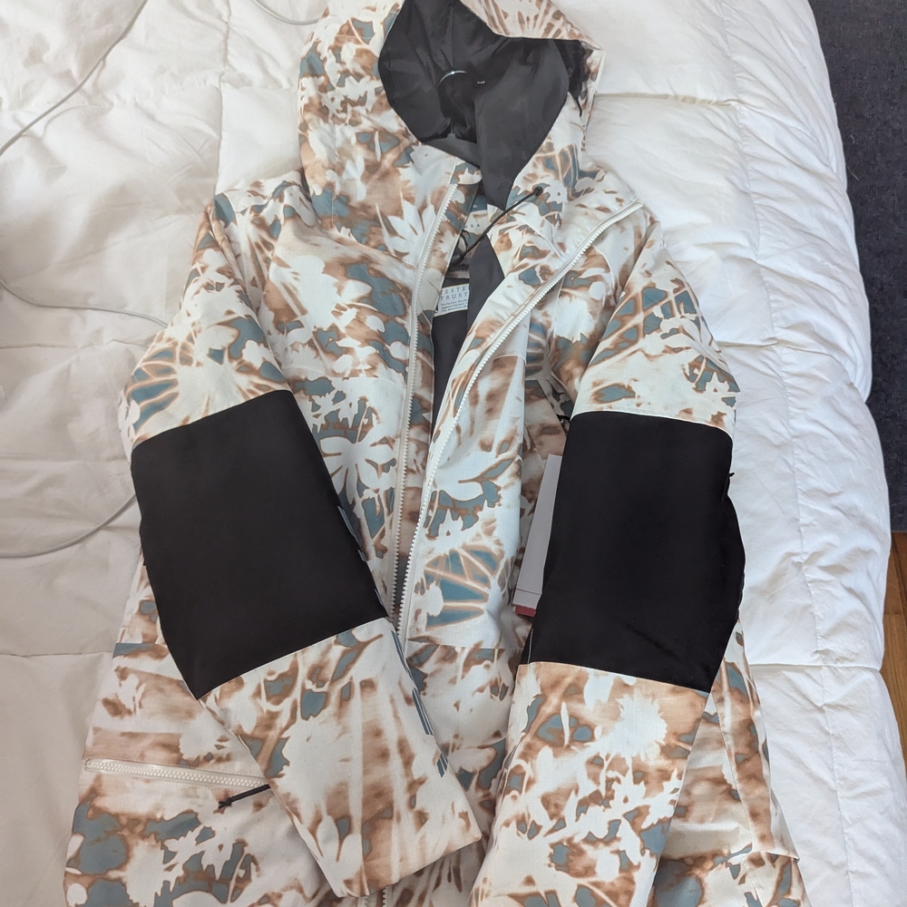 Spyder Stylish Hooded Jacket with Black Accents